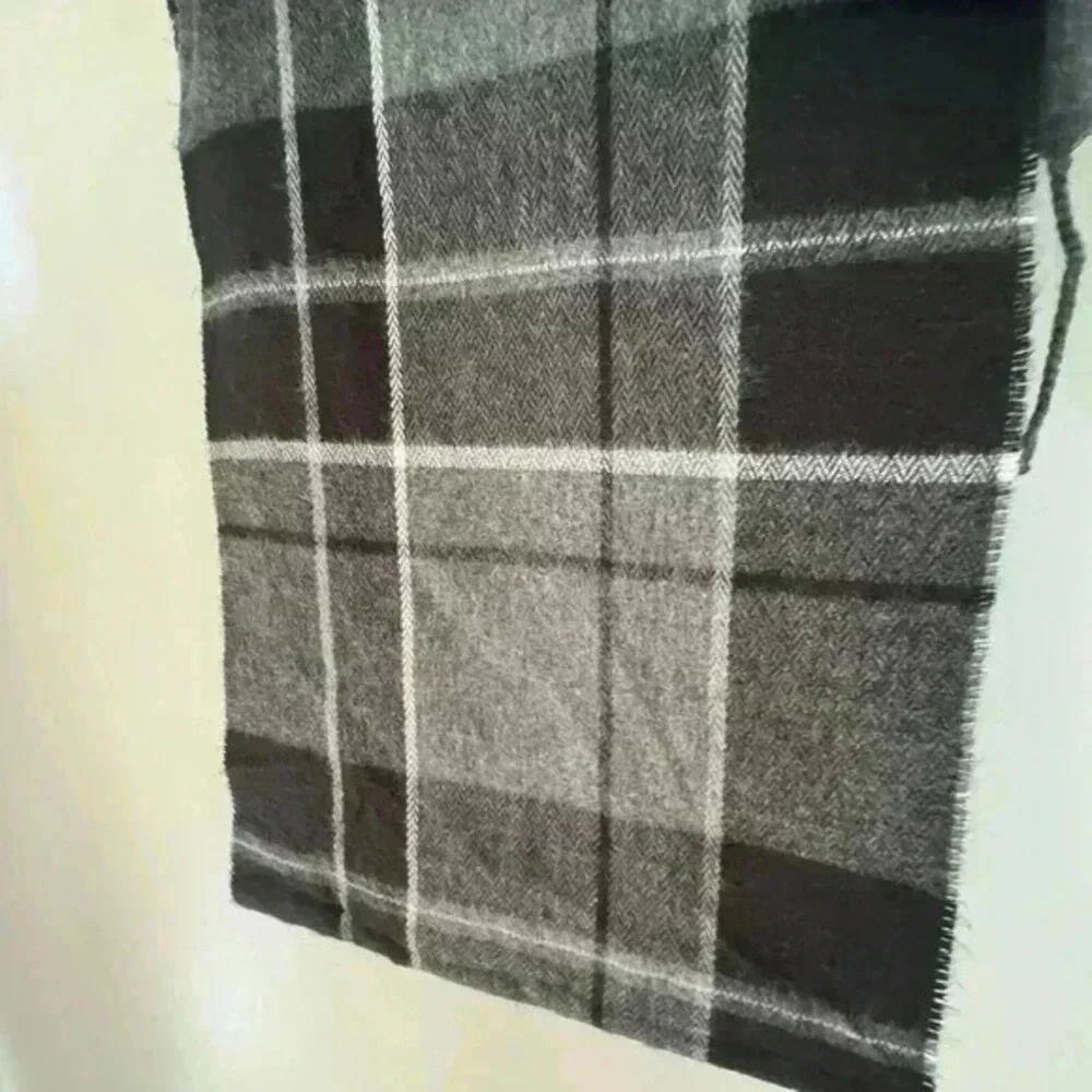 Cashme Made In Italy Black & Grey Plaid Buttery‎ Soft Scarf 11x60